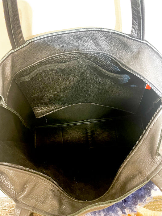 *NEW* Bella Nouveau Matte Black w Navy Fur