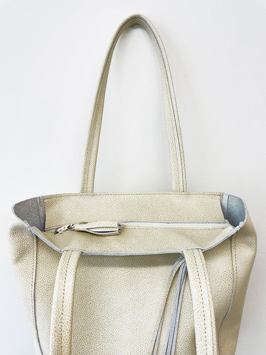 *NEW* Scout Creme Pebble